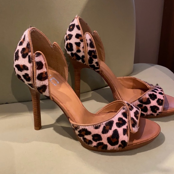 JC Shoes - Picture 1 of 4